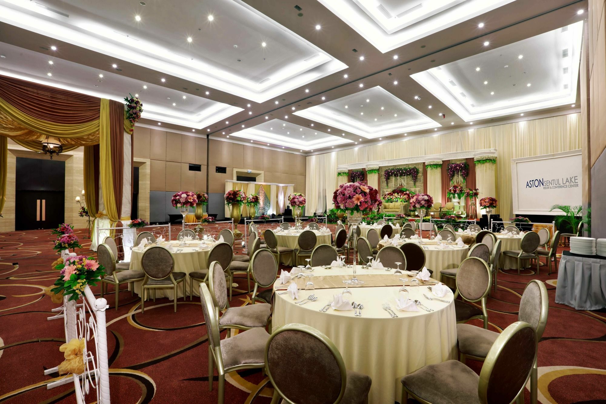 בוגור Aston Sentul Lake Resort & Conference Center מראה חיצוני תמונה